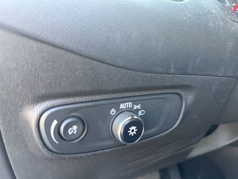 Used 2023 Chevrolet Equinox LT image 20