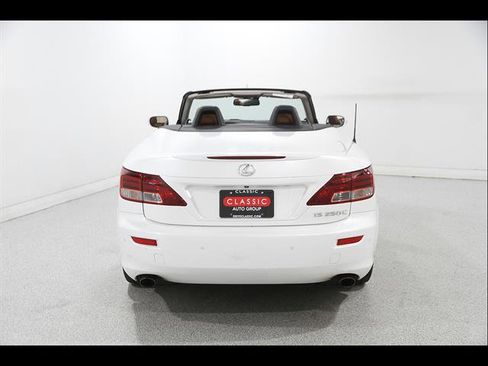 Used 2013 Lexus IS 250C w/ Luxury Pkg RWD image 15