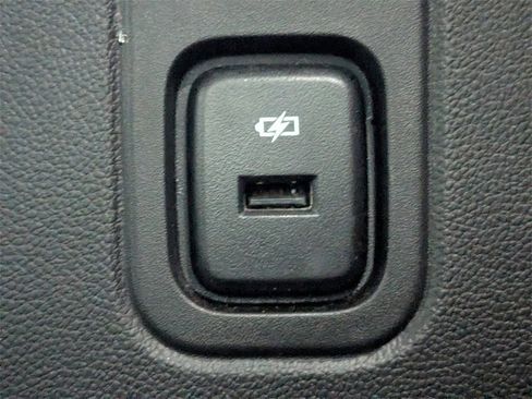 Used 2018 Chevrolet Traverse LS image 16