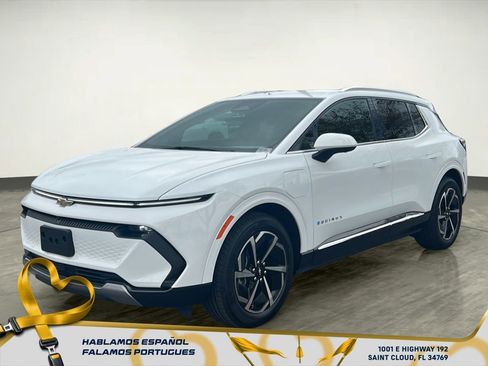 Certified 2025 Chevrolet Equinox EV LT image 2