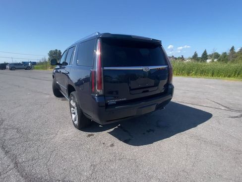 Certified 2020 Cadillac Escalade Premium Luxury AWD/4WD image 7