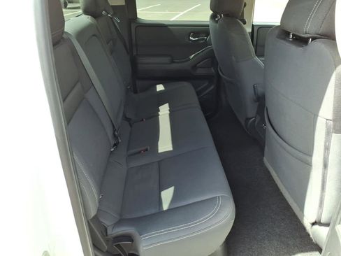 Used 2022 Nissan Frontier SV RWD image 19