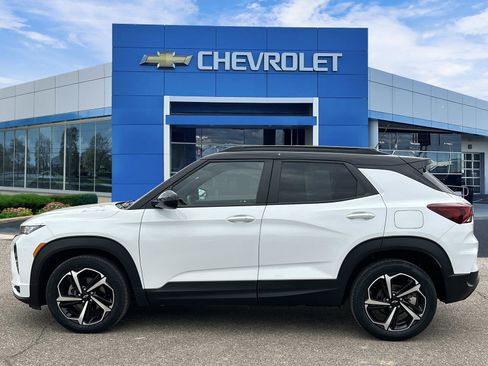 Certified 2023 Chevrolet TrailBlazer RS w/ Convenience Package FWD image 3