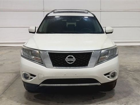Used 2016 Nissan Pathfinder Platinum image 3