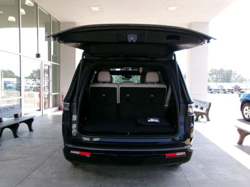 New 2026 Jeep Grand Wagoneer 4WD image 24