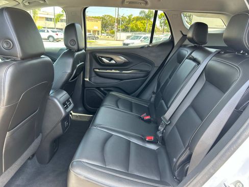 Used 2022 GMC Terrain SLT image 23