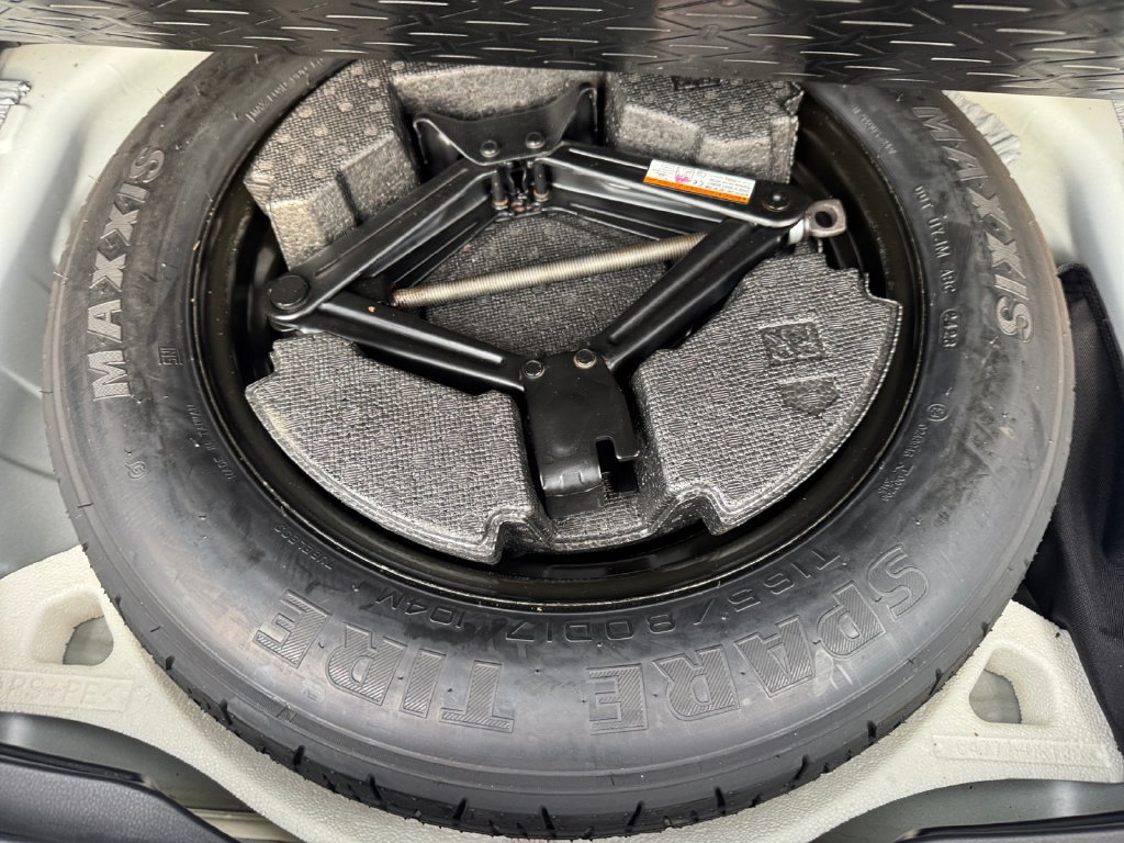 Used 2024 Toyota RAV4 LE AWD/4WD image 17