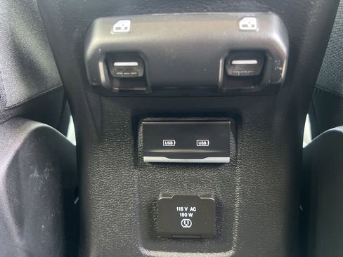 Used 2025 Jeep Wrangler Unlimited Sahara AWD/4WD image 42