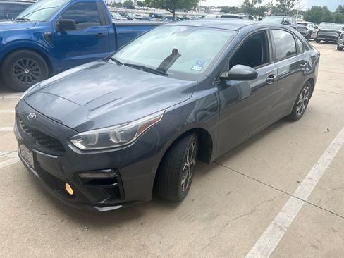 Used 2020 Kia Forte LXS FWD image 1