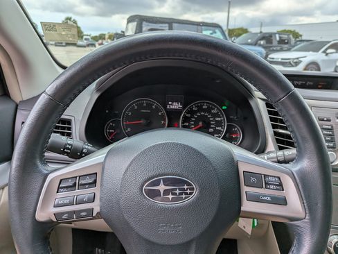 Used 2014 Subaru Outback 2.5i Premium AWD/4WD image 25