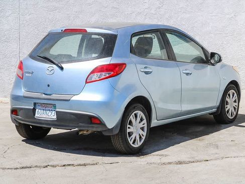 Used 2013 MAZDA MAZDA2 Sport FWD image 4