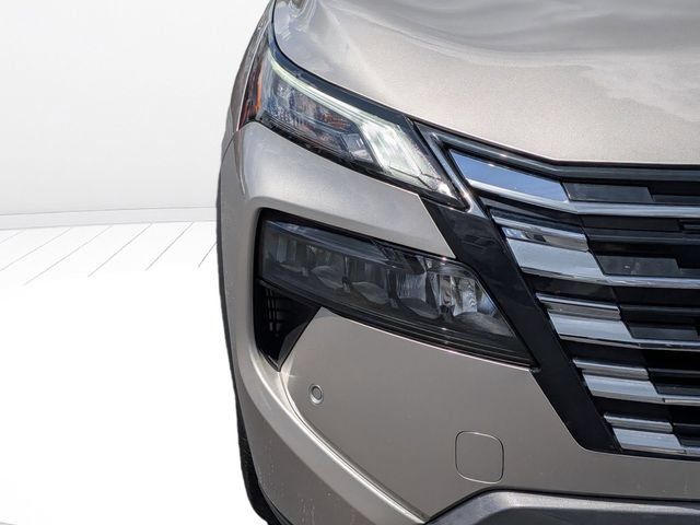 Used 2024 Nissan Rogue SL AWD/4WD image 9
