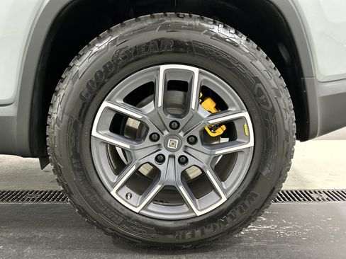 Used 2023 Rivian R1S Adventure Quad AWD/4WD image 10