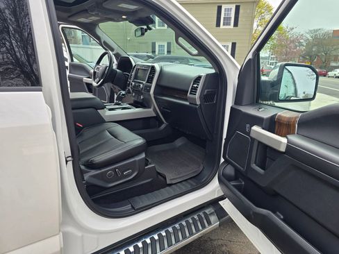 Used 2018 Ford F150 Lariat w/ Equipment Group 502A Luxury AWD/4WD image 14