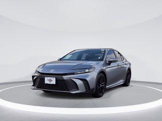 Used 2025 Toyota Camry SE w/ Convenience Package FWD video 3