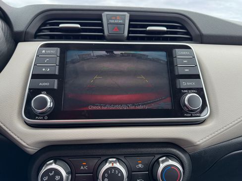 Used 2021 Nissan Versa SV FWD image 21