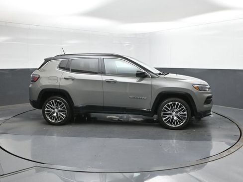 Used 2022 Jeep Compass Limited w/ Elite Group AWD/4WD image 15