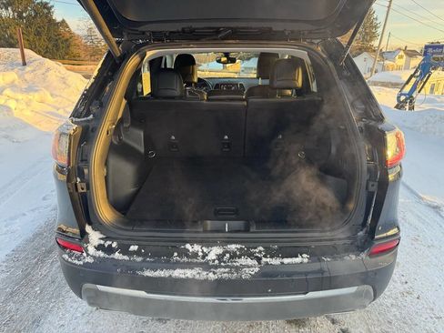 Used 2019 Jeep Cherokee Limited image 17