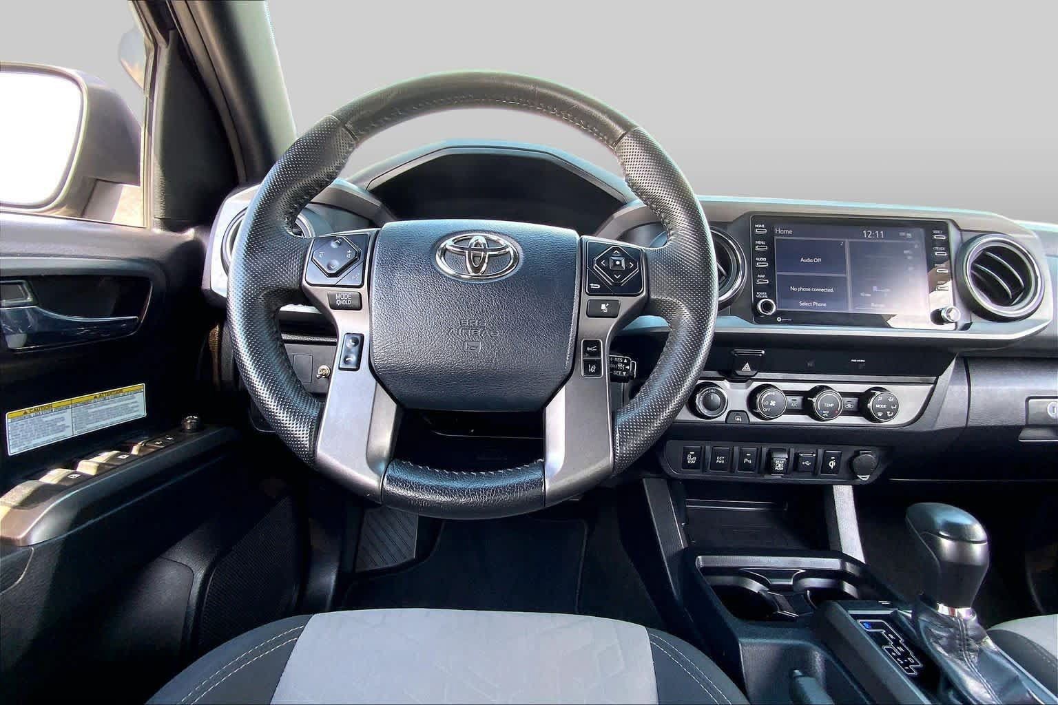 Used 2020 Toyota Tacoma TRD Off-Road w/ Technology Package AWD/4WD image 6