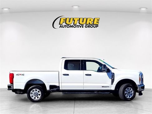 Certified 2024 Ford F250 XLT image 3