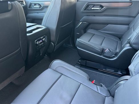 New 2026 GMC Yukon XL Denali w/ Denali Reserve Package image 10