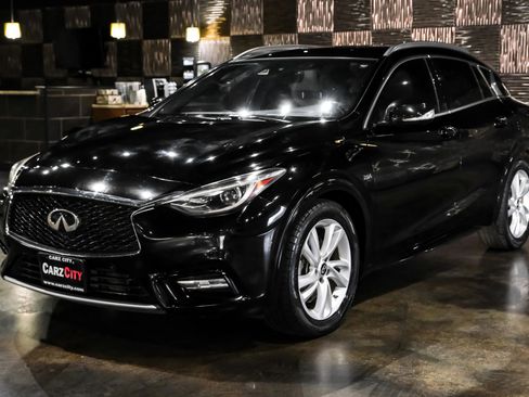 Used 2018 INFINITI QX30 Premium w/ Technology Package image 7