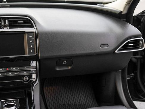 Used 2018 Jaguar XE Premium AWD/4WD image 68