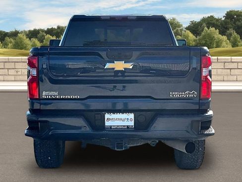 Used 2022 Chevrolet Silverado 2500 High Country w/ Technology Package image 4