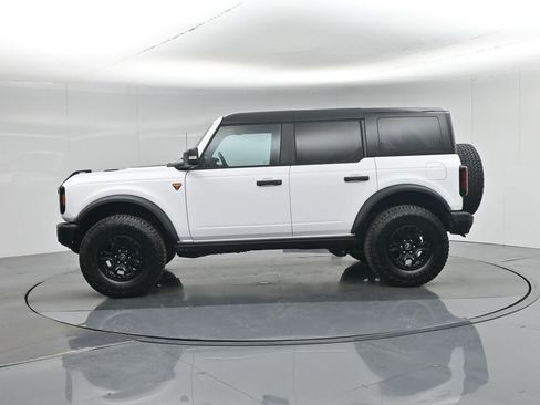 Used 2025 Ford Bronco Badlands image 30