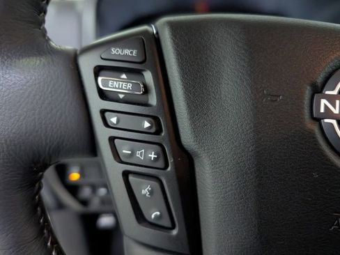 Used 2025 Nissan Frontier SV w/ SV Convenience Package image 16