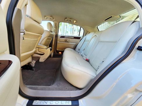 Used 2003 Lincoln Town Car Cartier image 22