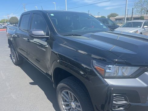 Used 2023 Chevrolet Colorado LT w/ LT Convenience Package II image 3