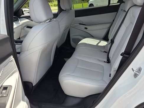 Used 2026 Jeep Cherokee Limited AWD/4WD image 6