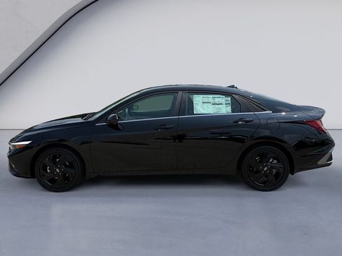 New 2026 Hyundai Elantra SEL Sport Premium FWD image 2