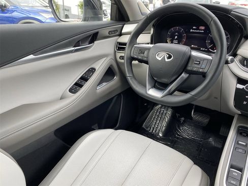 Certified 2026 INFINITI QX60 Luxe w/ Family Package image 17