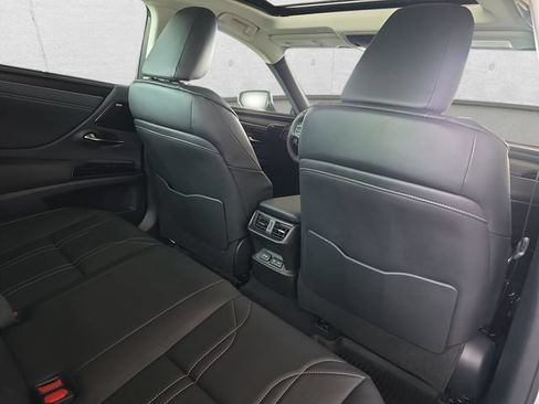 Certified 2024 Lexus ES 300h Ultra Luxury w/ Accessory Package (Z2) FWD image 11