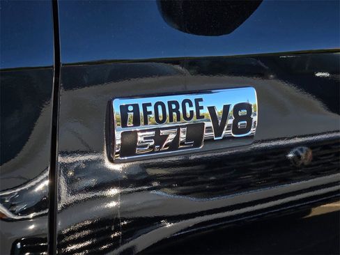 Used 2015 Toyota Tundra SR5 image 9