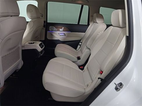 Certified 2025 Mercedes-Benz GLS 450 4MATIC image 15