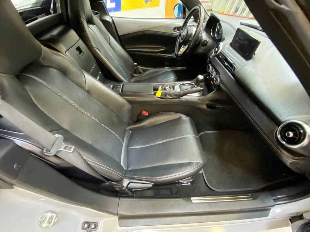 Used 2025 MAZDA MX-5 Miata RF Grand Touring RWD image 23