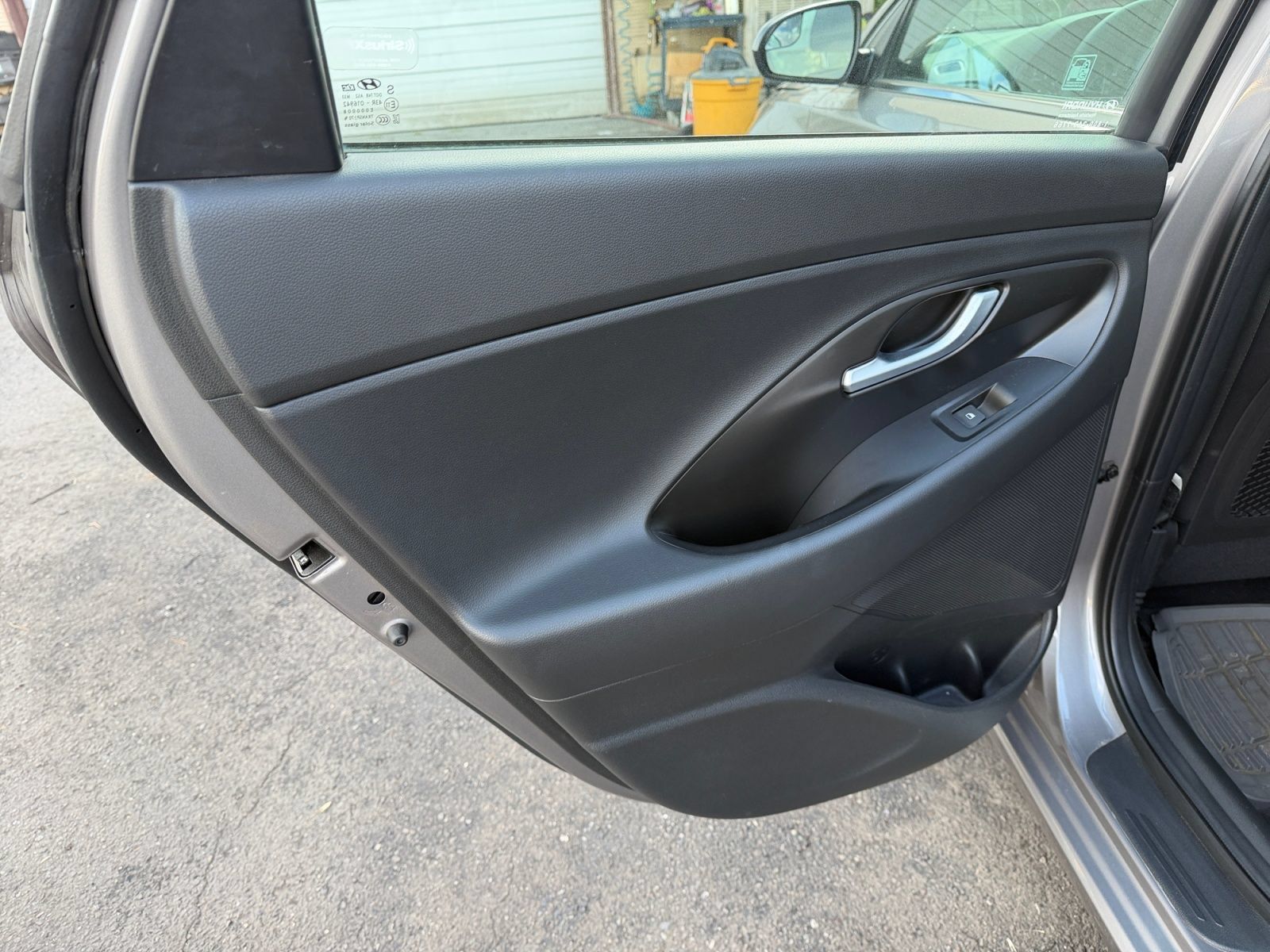 Used 2020 Hyundai Elantra GT FWD image 26