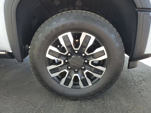 Used 2026 GMC Sierra 2500 Denali Ultimate AWD/4WD image 5