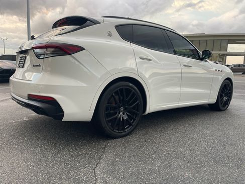 Used 2021 Maserati Levante image 16