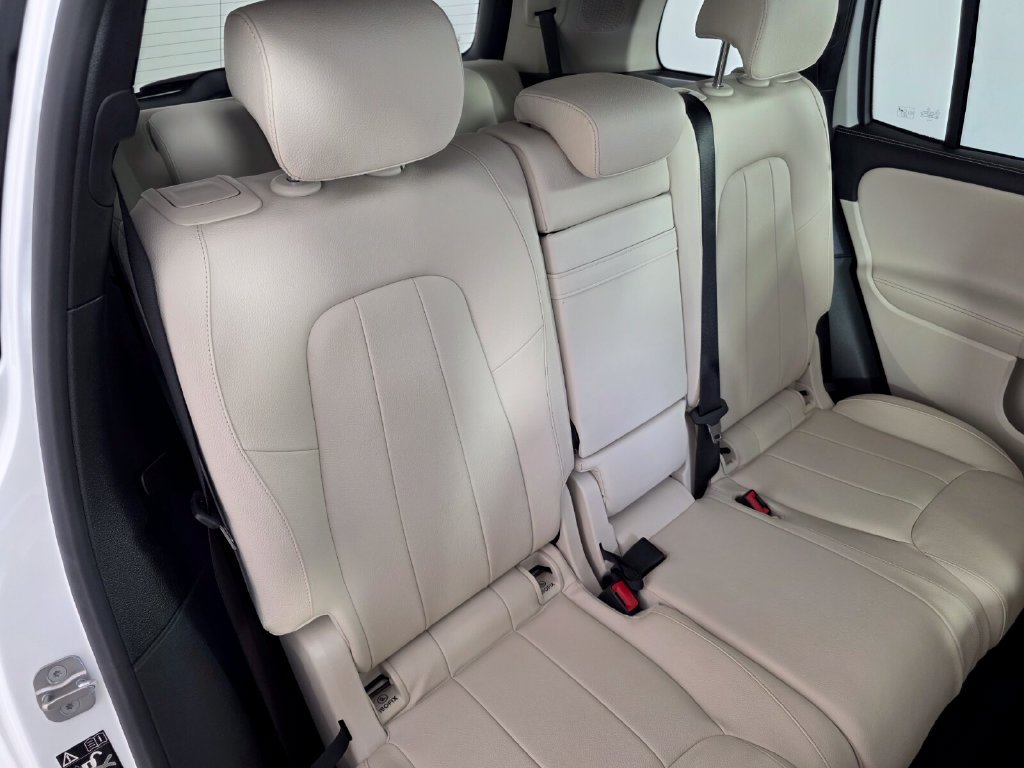 Certified 2023 Mercedes-Benz GLB 250 image 28