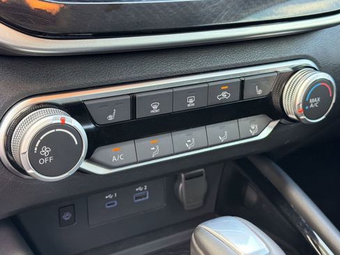 Used 2024 Nissan Altima 2.5 SR w/ SR Premium Package image 18