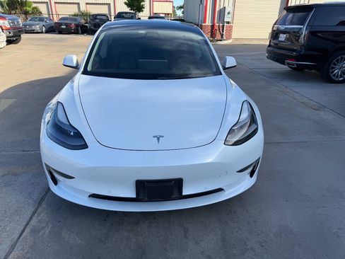 Used 2021 Tesla Model 3 Standard Range Plus RWD image 2