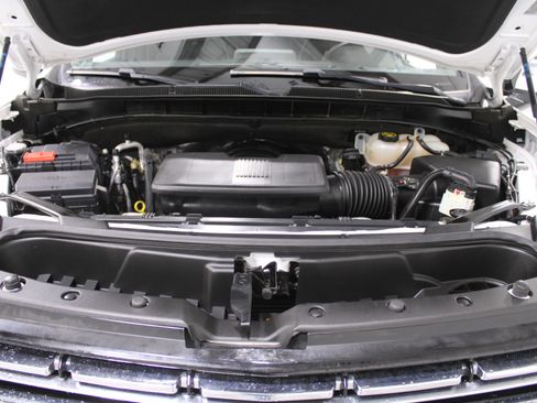 Used 2023 Chevrolet Suburban Premier image 40