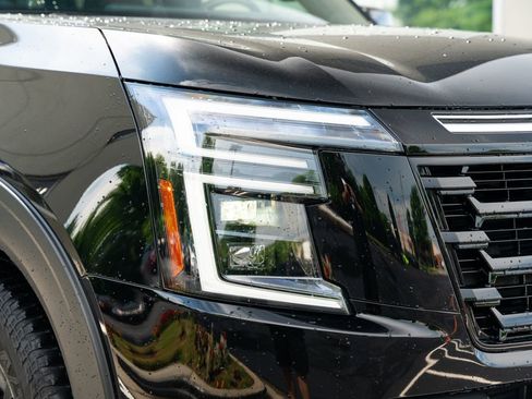 Used 2025 Nissan Armada PRO-4X AWD/4WD image 7