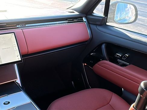 New 2025 Land Rover Range Rover SV image 34