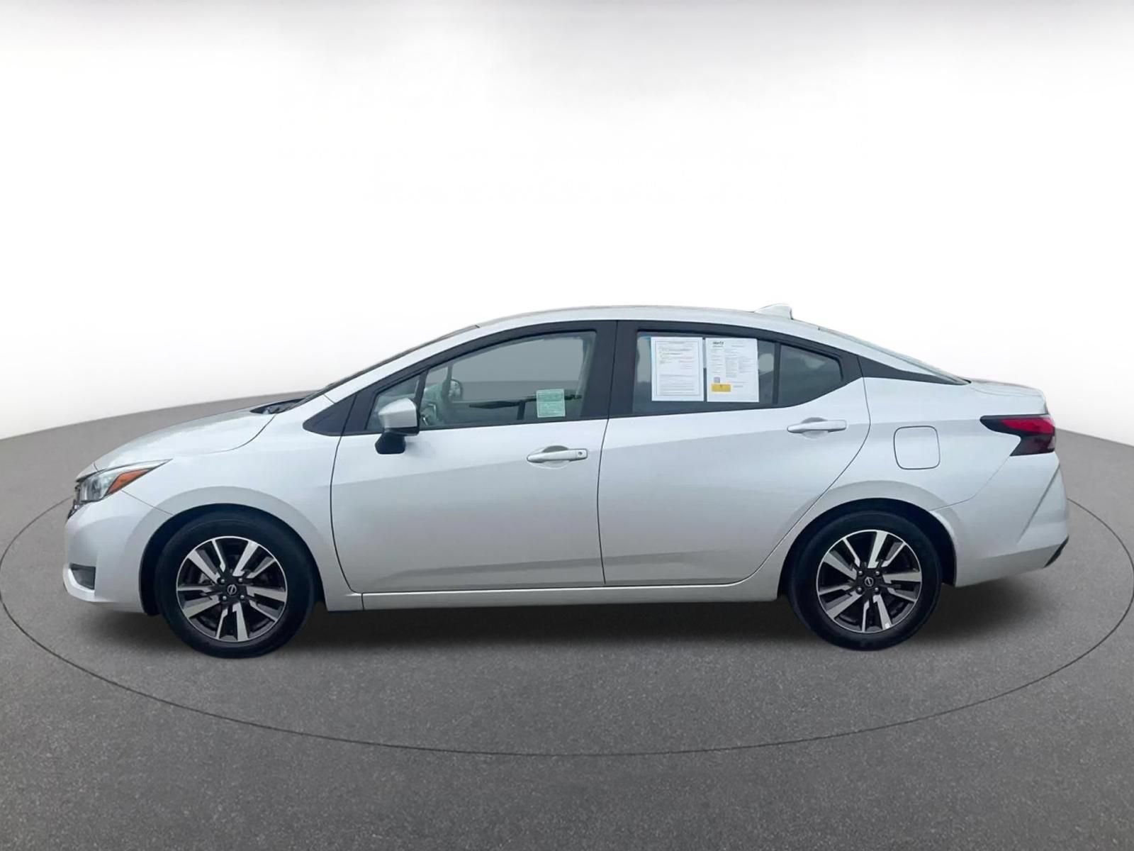 Used 2025 Nissan Versa SV FWD image 8