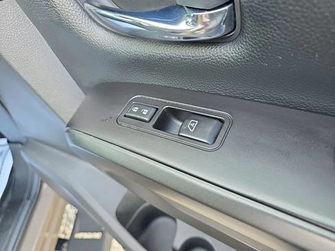 Used 2021 Nissan Titan PRO-4X w/ Pro-4x Convenience Package AWD/4WD image 25